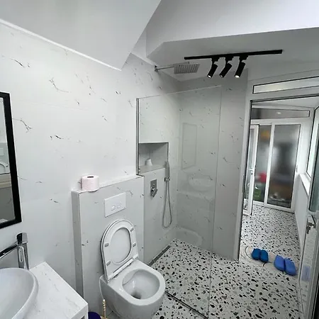 Comfort Apartament In * Tirana