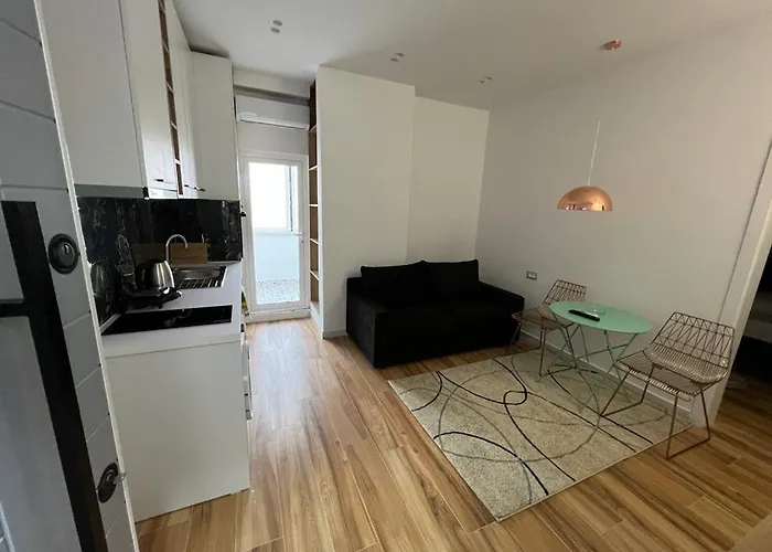 Comfort Apartament In Apartamento Tirana